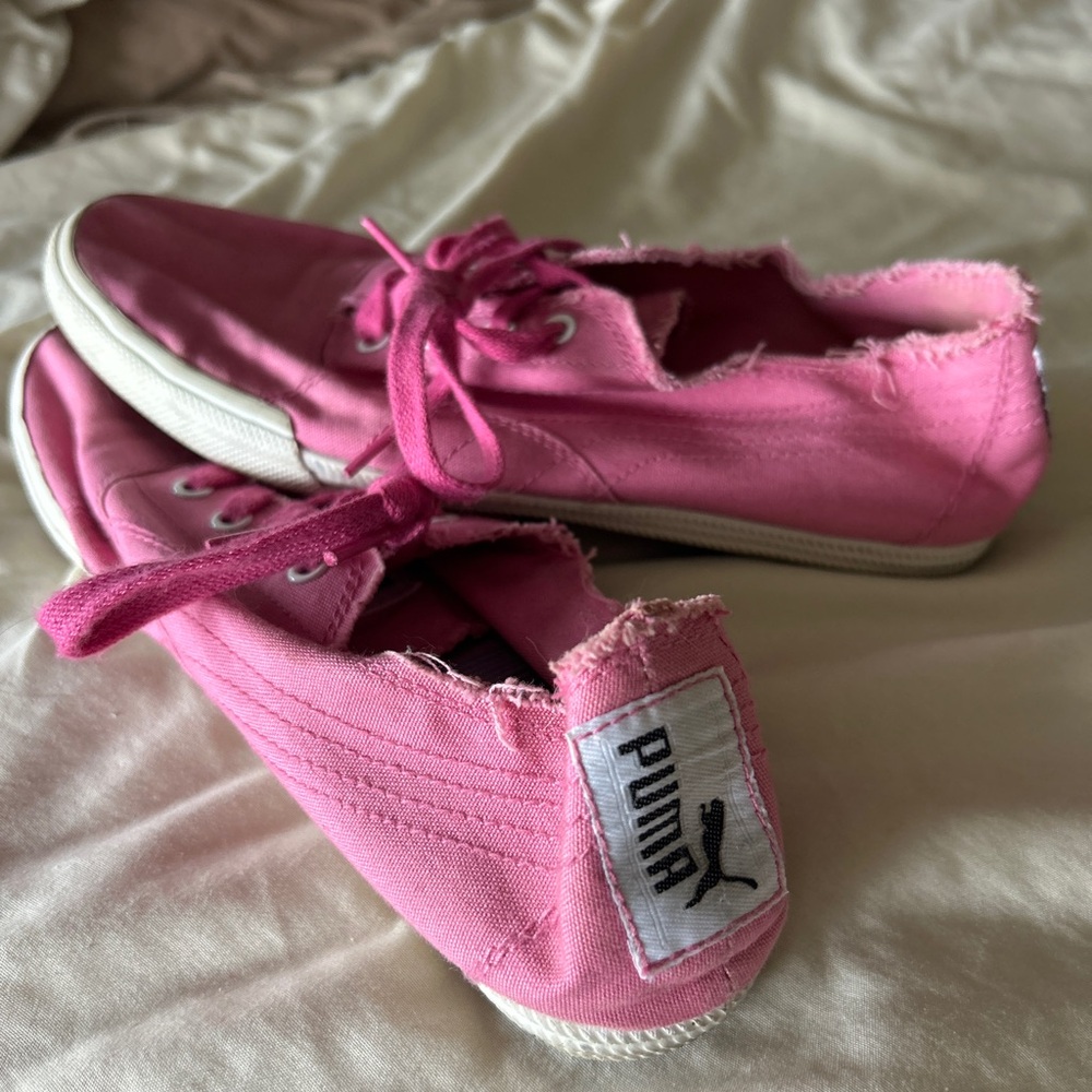 Puma Vibrant Pink Canvas Shoes